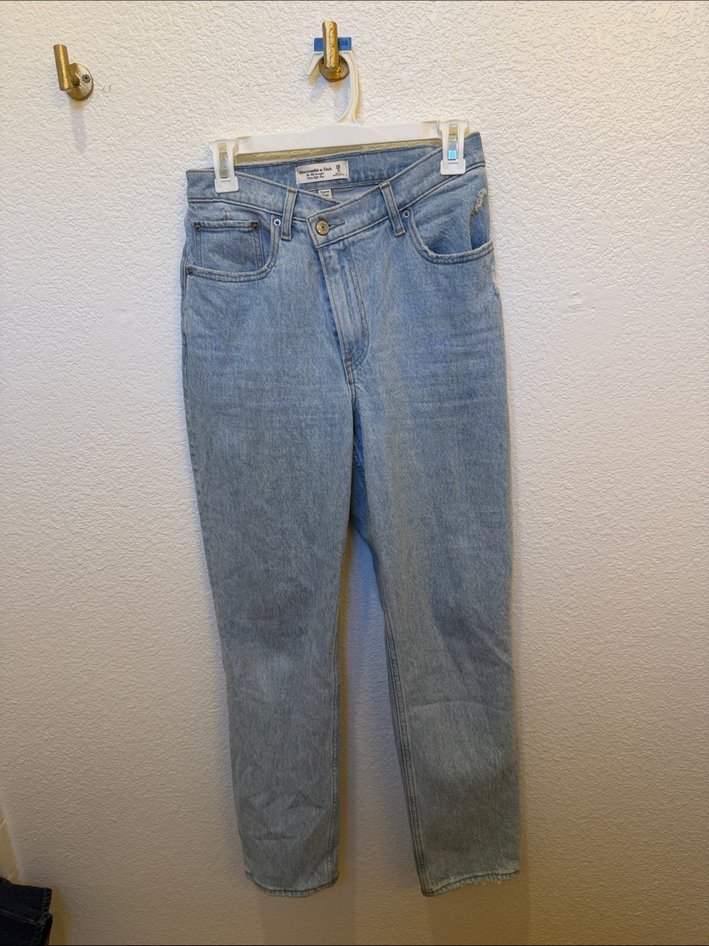 Abercrombie curve love 90s straight ultra high rise size 26